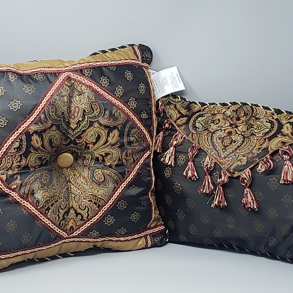 Chris Madden 2-Piece Decorative Pillow Set - Picture 9 of 9